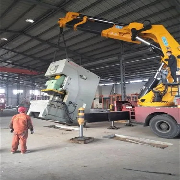 海阳80吨折臂吊车出租附近电话