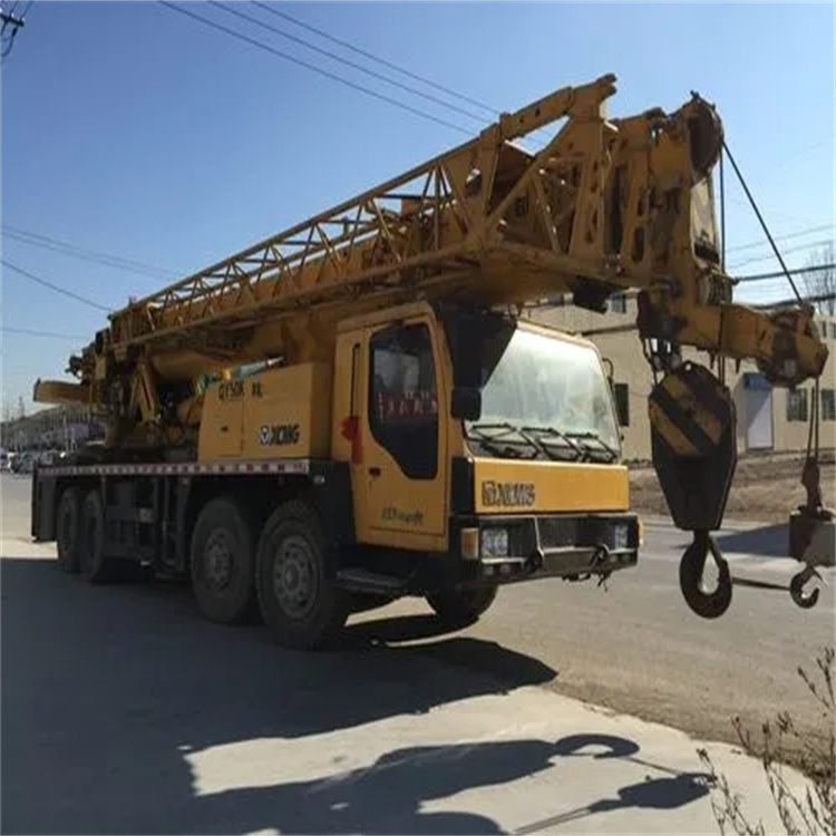 海阳吊车吊挖机吊哪里比较安全